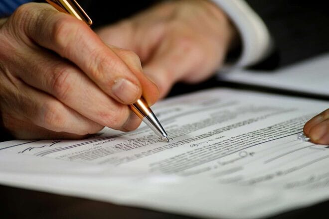 Image d'illustration. Contrat documents