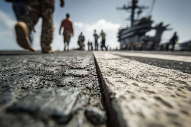 Détails sur le pont d un porte avions