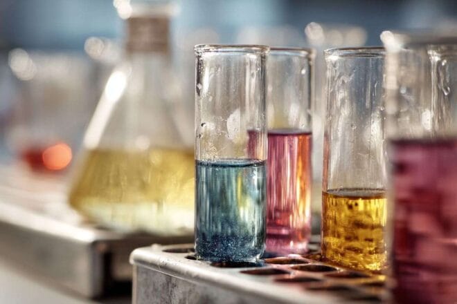 Représentation visuelle d un laboratoire analysant des échantillons