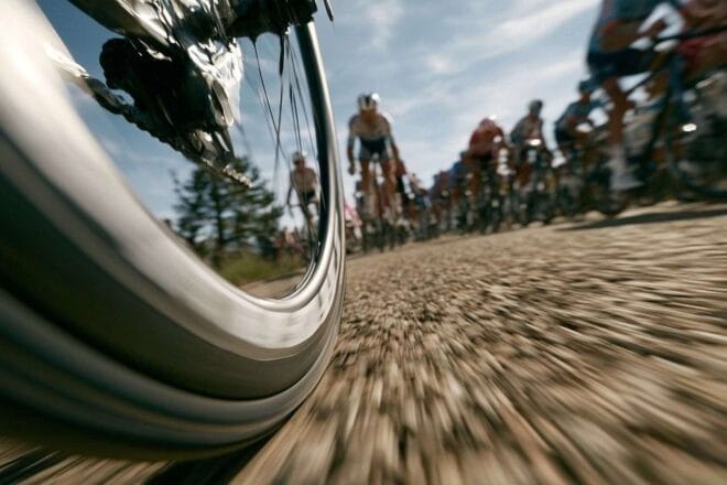 Gros plan d une roue de vélo en mouvement